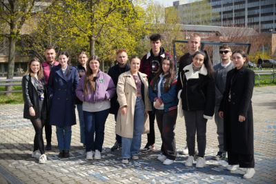 Stredoškoláci opäť na NHF cez projekt MiniErasmus