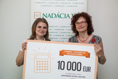 Cenu Nadácie VÚB pre mladých ekonómov - Economicus za najlepší vedecký článok v zahr. karentovanom časopise za rok 2014 získali Zuzana Brokešová a Jana Péliová z NHF EU v BA a Cary Deck z Sam M. Walton College of Business, University of Arkansas!