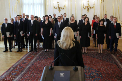 Prezidentka vymenovala nového profesora z NHF
