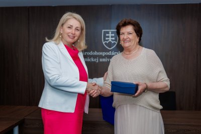 Ocenenie bývalých zamestnancov NHF